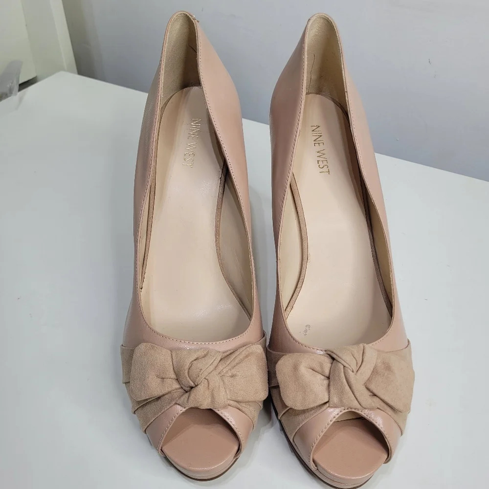 Nine West Fealey Peep Toe Leather Beige Platform Pumps Size Women's 11 with Box - Picture 3 of 16